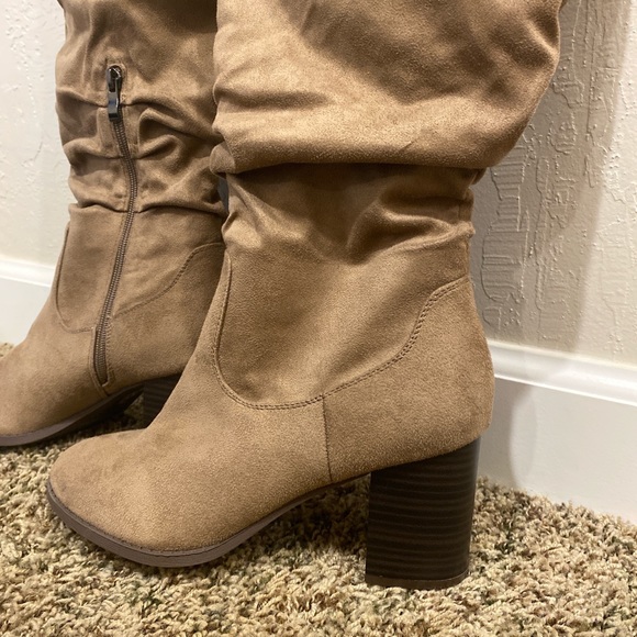 NWOT Knee High Runched Boots - Picture 3 of 4